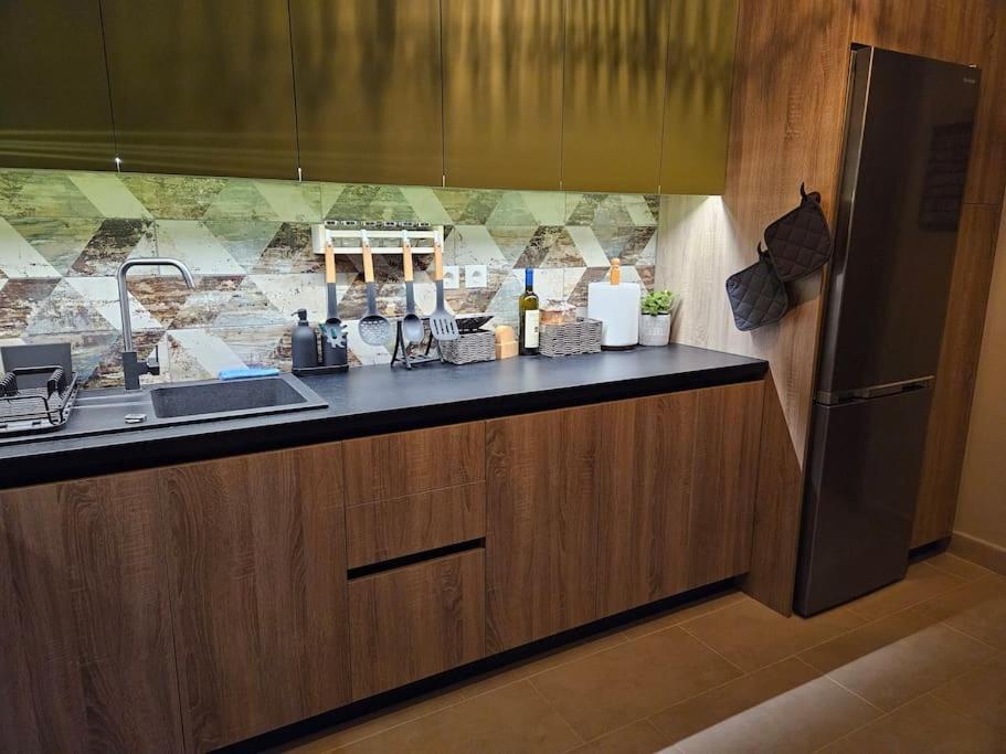 Apartament Ellis Atena